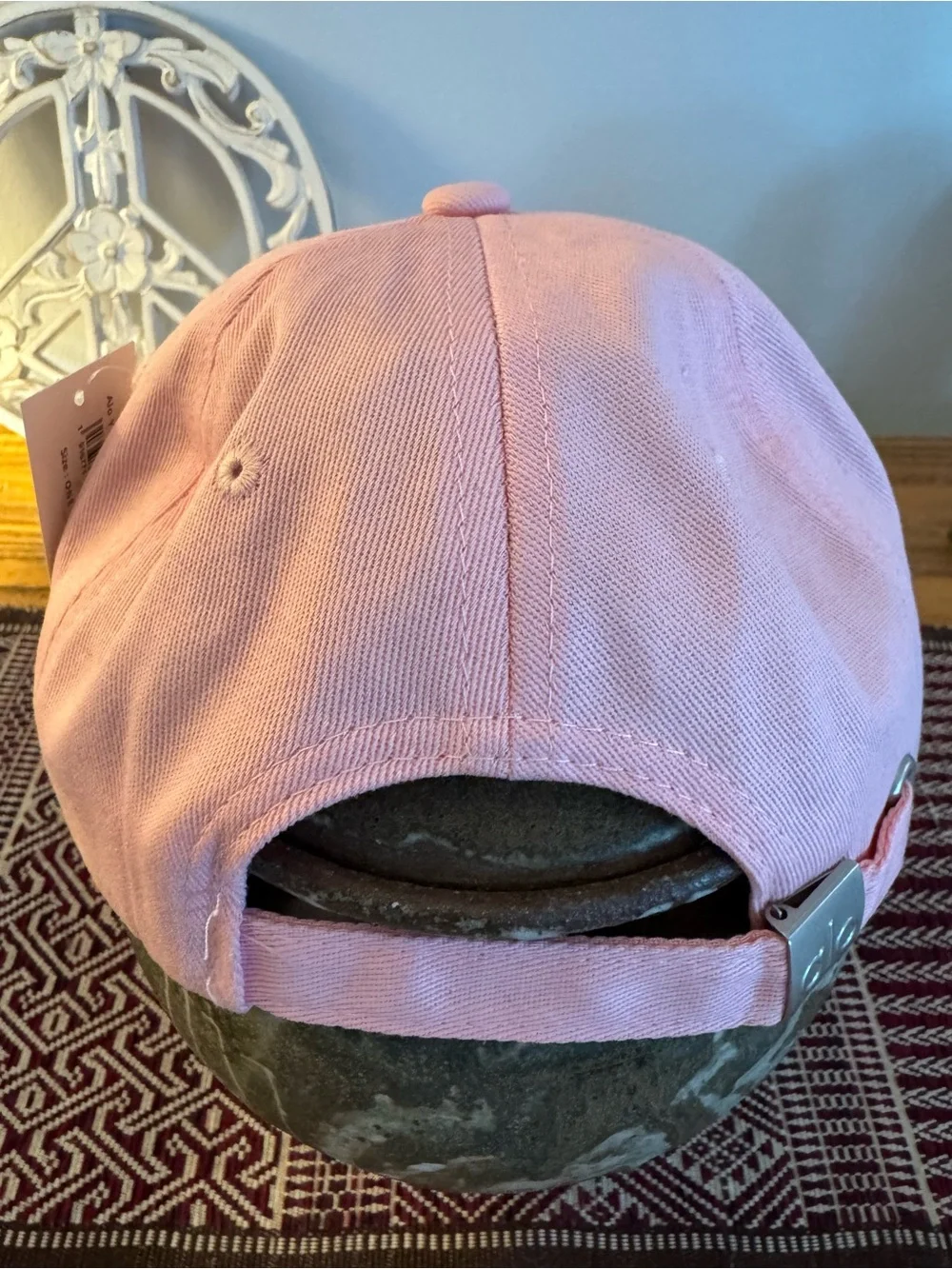 ALO Yoga pink alo